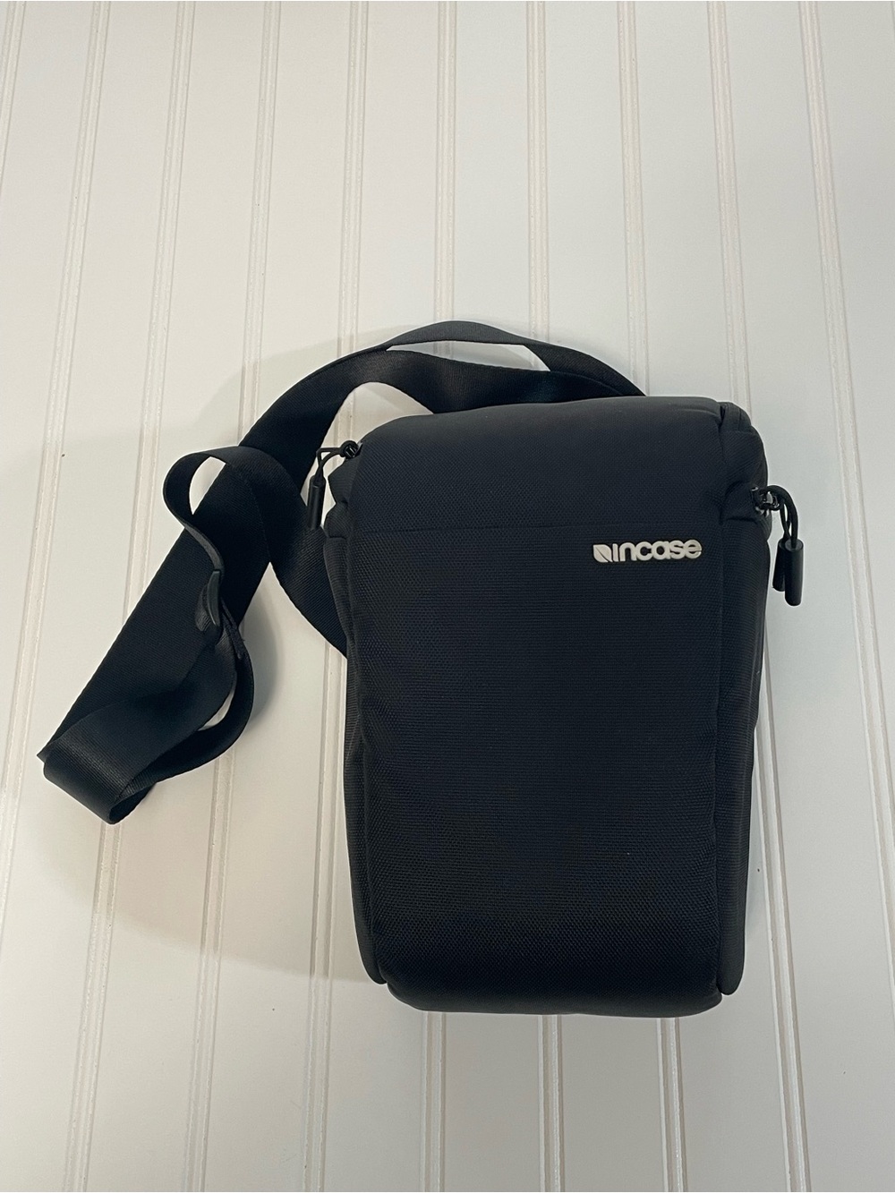 Incase DSLR Camera Bag (Compact) Black